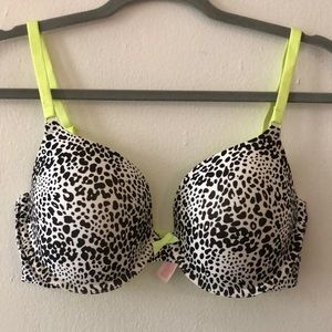 Victoria's Secret T-Shirt Cheetah Demi Bra 34DD